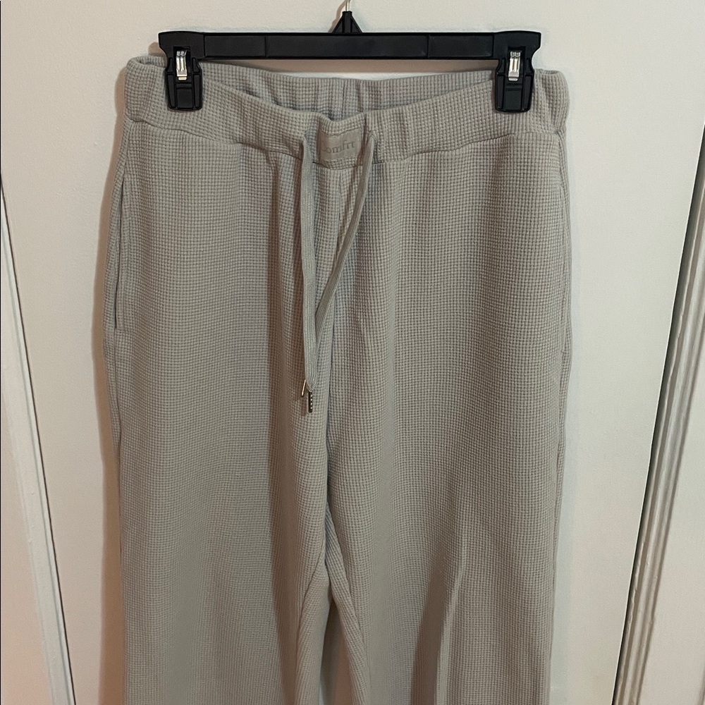 Comfrt Waffle Knit Joggers with Drawstring